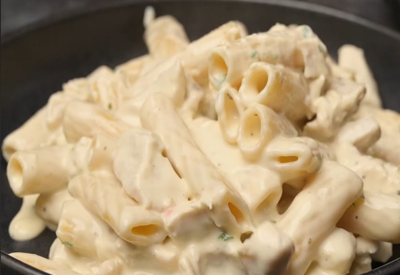 Chicken with Alfredo Sauce In CrockPot