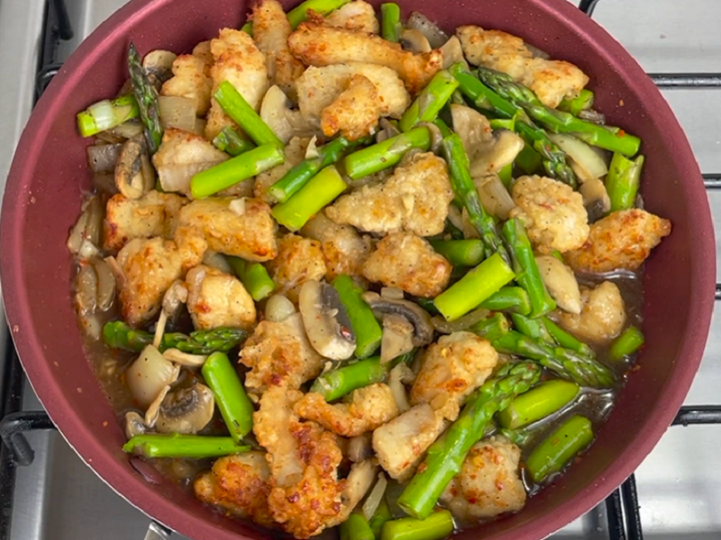 Chicken with Asparagus and Mushrooms