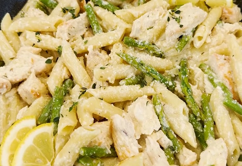 Chicken with Asparagus and Pasta