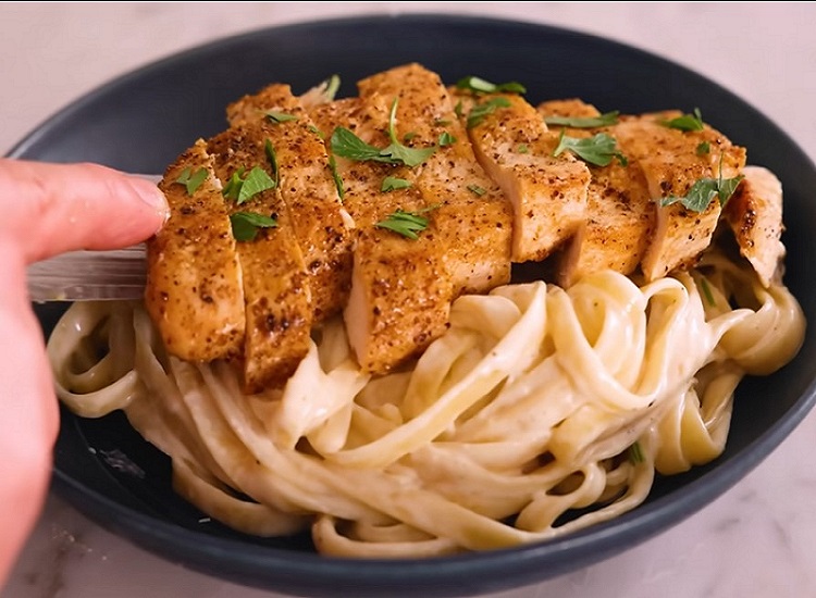 Easy Chicken Alfredo Recipe
