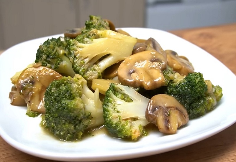 Broccoli with mushrooms