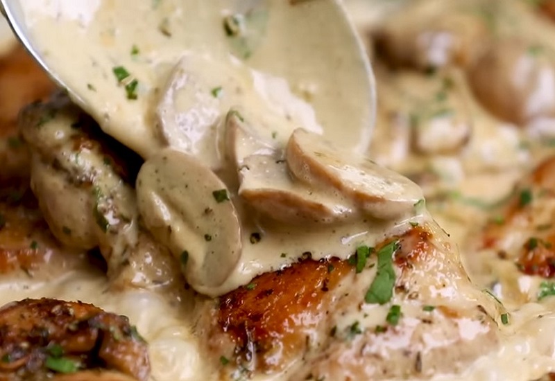 Chicken Thighs With Creamy Mushroom