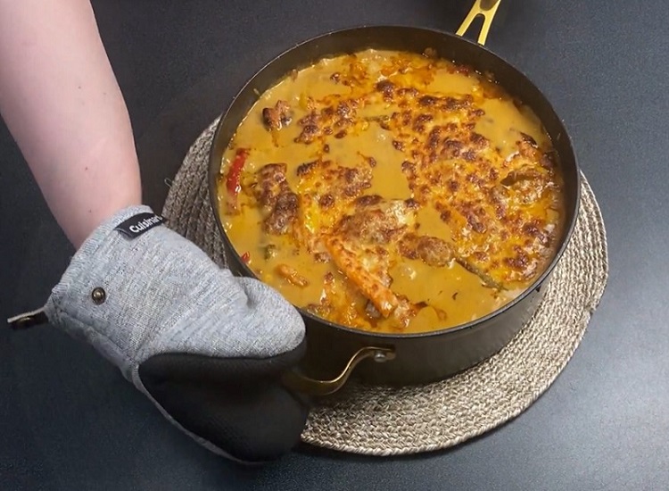 Chicken With Bell Peppers And Cheese