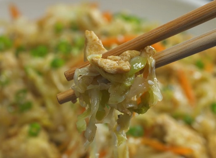 Chicken With Cabbage and Carrots