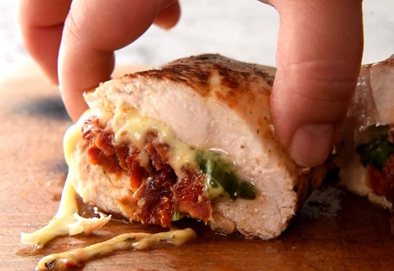 Chicken With Dried Tomatoes And Spinach