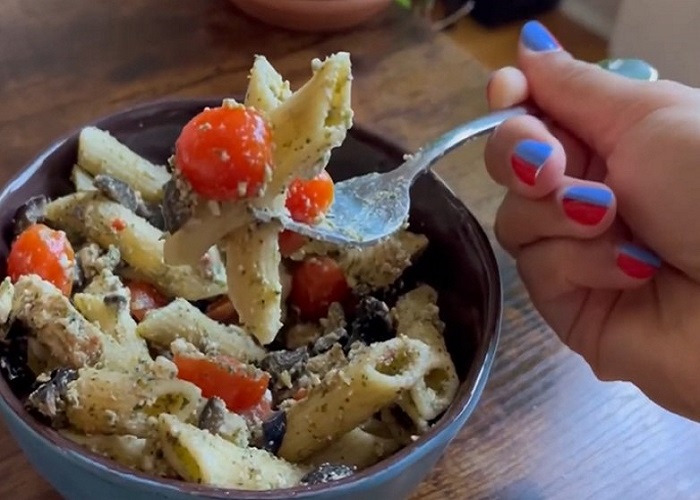 Chicken with Arugula Pesto