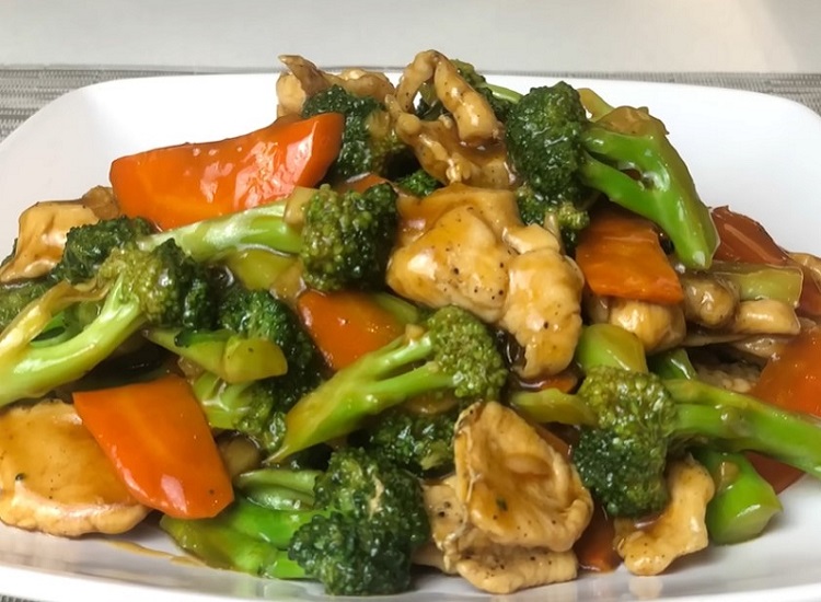 Stir Fry Broccoli and Carrot with Chicken