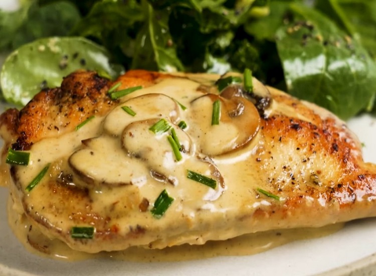 Chicken with Creamy Mushroom Sauce