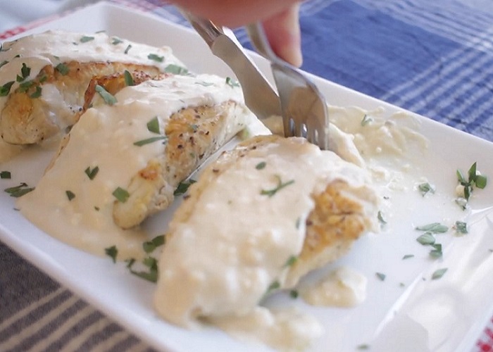 Chicken with Feta Cheese Sauce