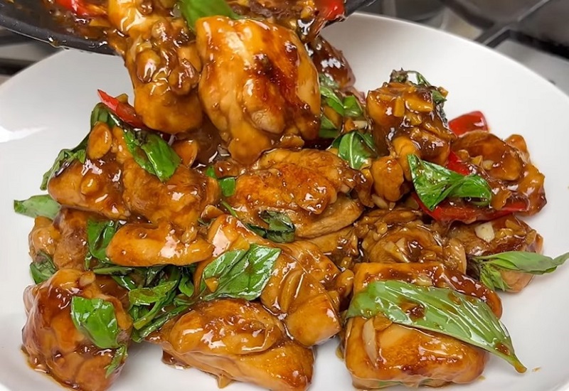 Garlic Basil Chicken Stir Fry