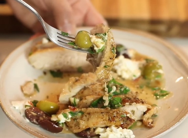 Mediterranean Chicken & Olive & Feta Skillet