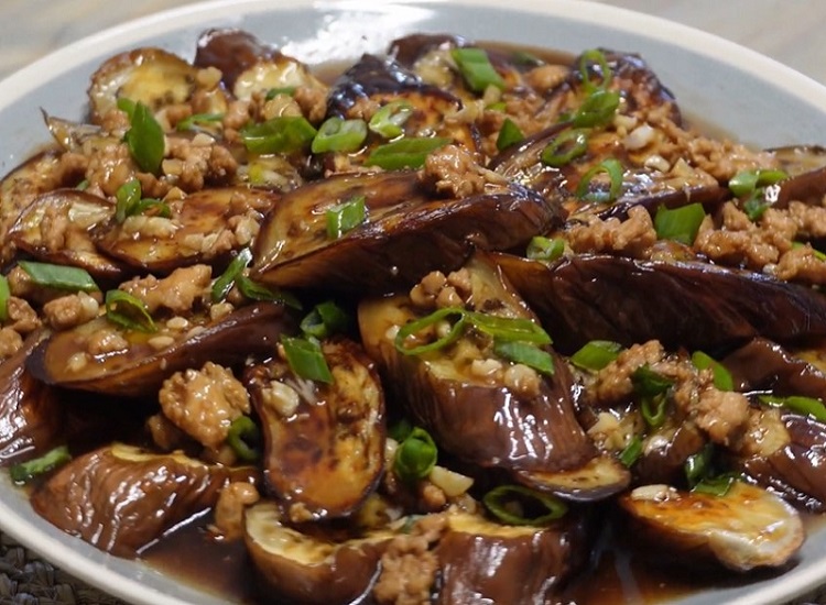 Savory Eggplant with Chicken in Garlic Sauce