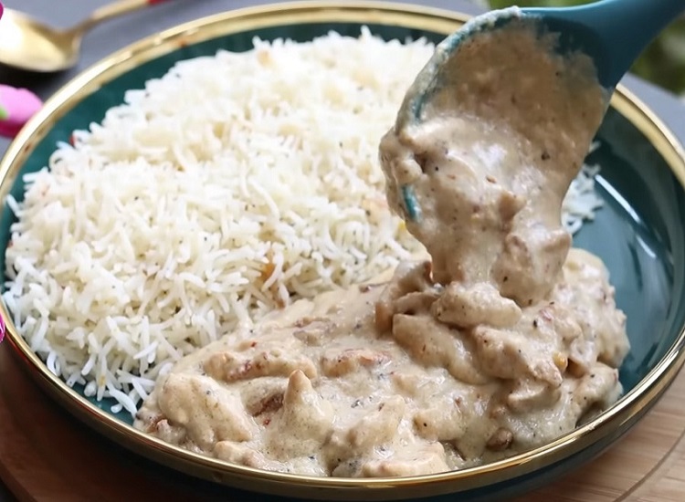 Garlic Rice with White Sauce Chicken