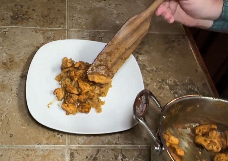MEXICAN RICE WITH CHICKEN AND QUESO