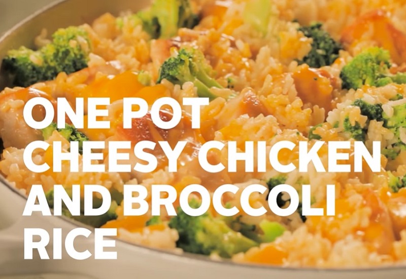 VELVEETA One Pot Cheesy Chicken and Broccoli Rice
