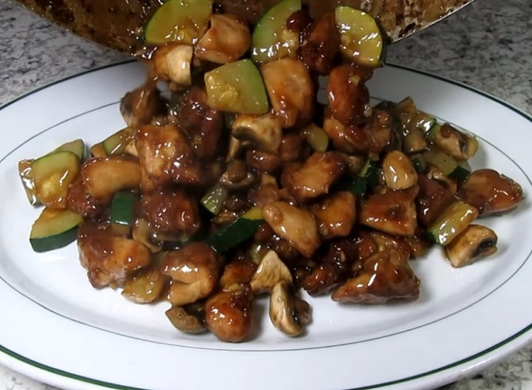 Chicken With Zucchini And Mushrooms