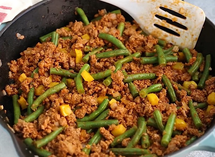 Ground Turkey with Green Beans Skillet