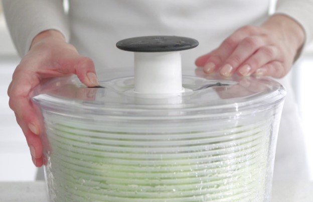 How to Use OXO Salad Spinner