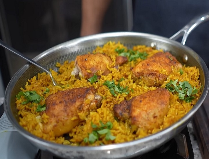 One Pot Chicken and Yellow Rice