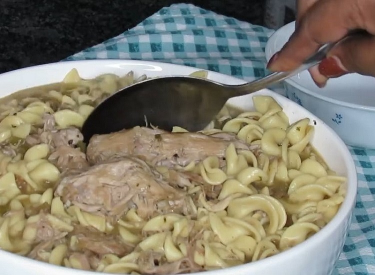 Turkey With Egg Noodles