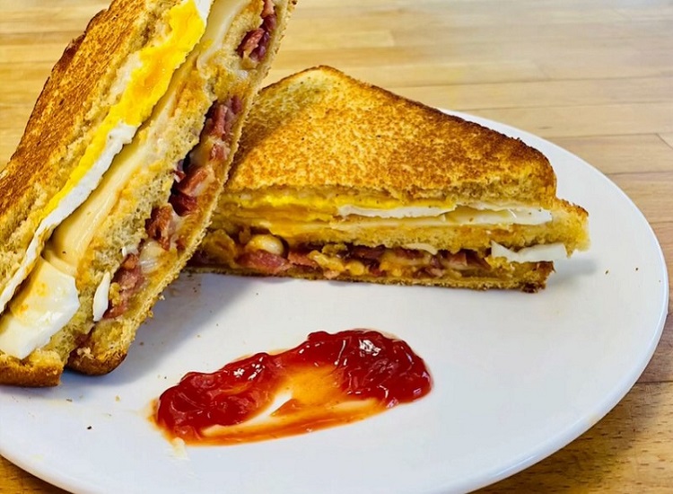 Turkey With Egg Sandwich