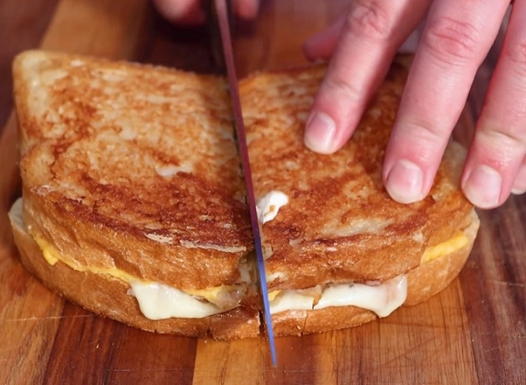 Turkey and Cheese Sandwich