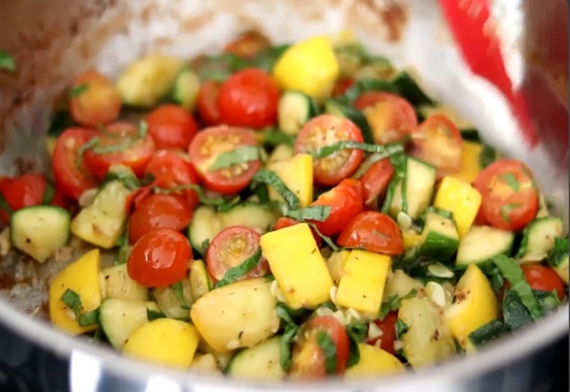 chicken and yellow squash