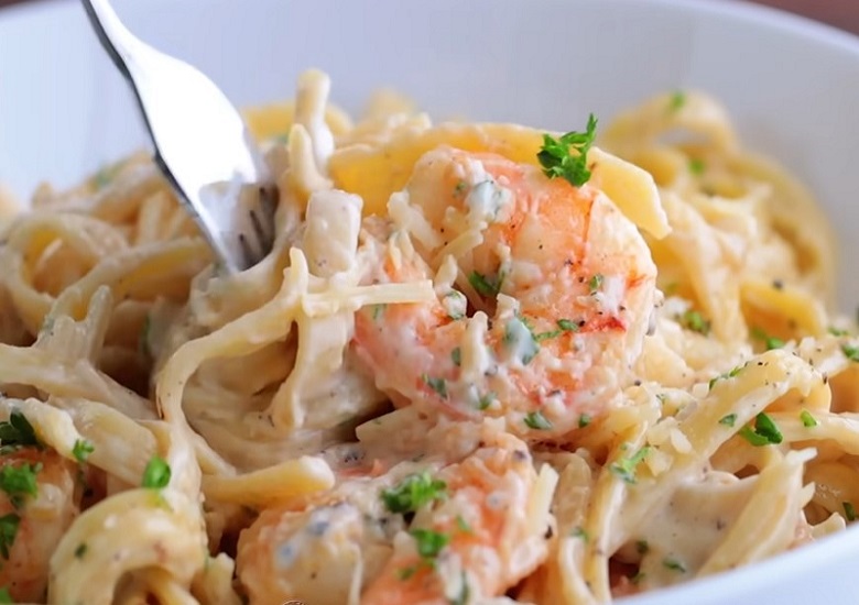 Creamy Shrimp Alfredo Pasta