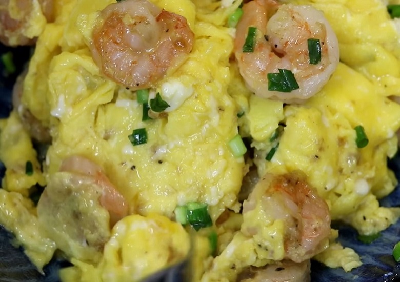 Shrimp With Eggs